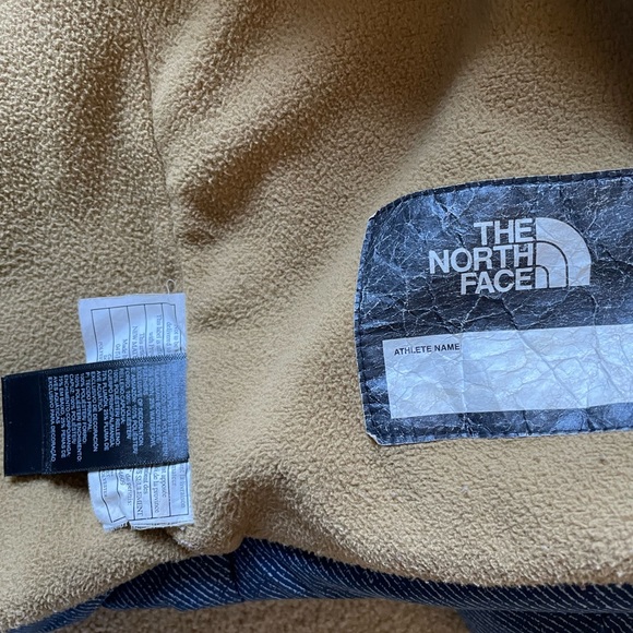 Warm The North Face downfilled wintercoat - Picture 5 of 6